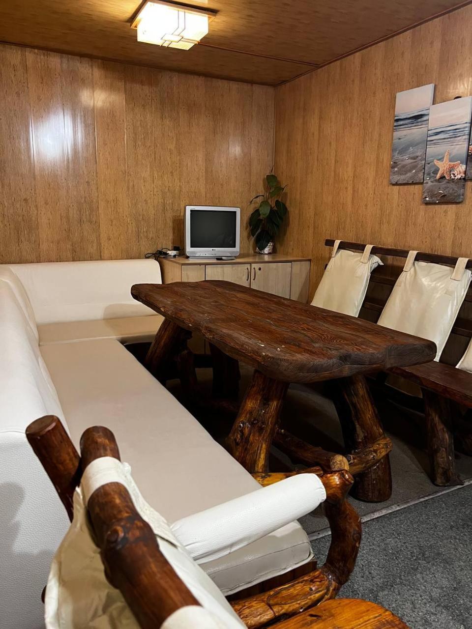 Спортохота Hotel Cherkasy Ngoại thất bức ảnh